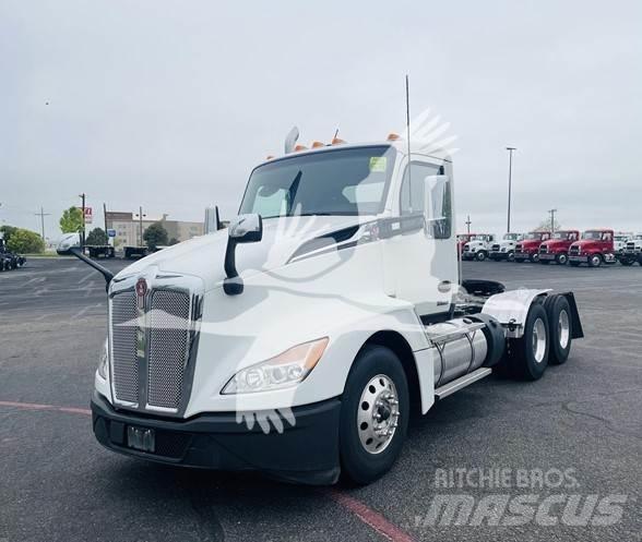 Kenworth T680 Autotractoare