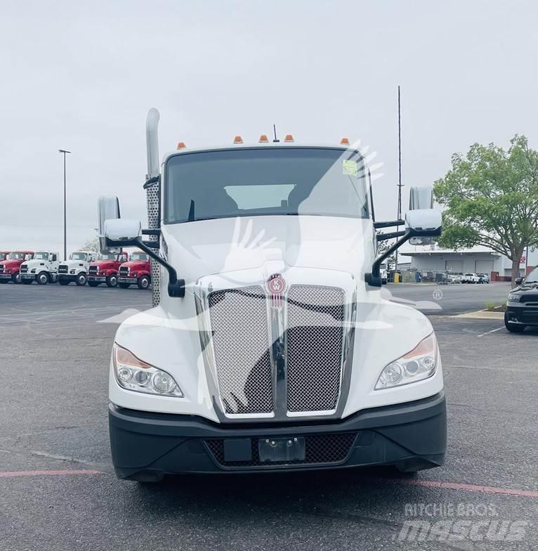 Kenworth T680 Autotractoare