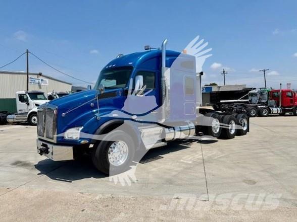 Kenworth T880 Autotractoare
