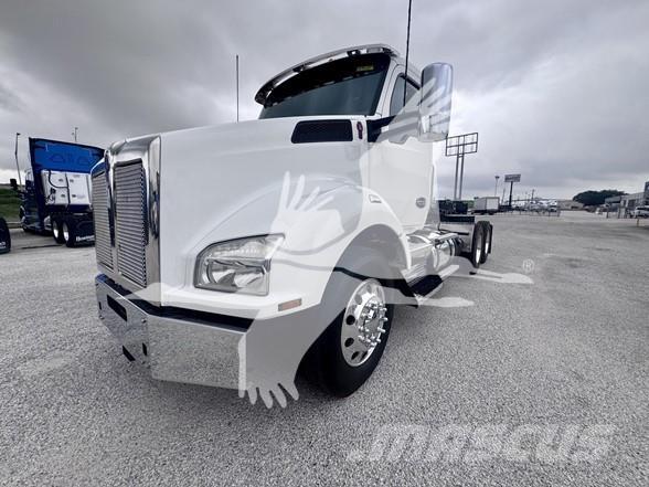 Kenworth T880 Autotractoare