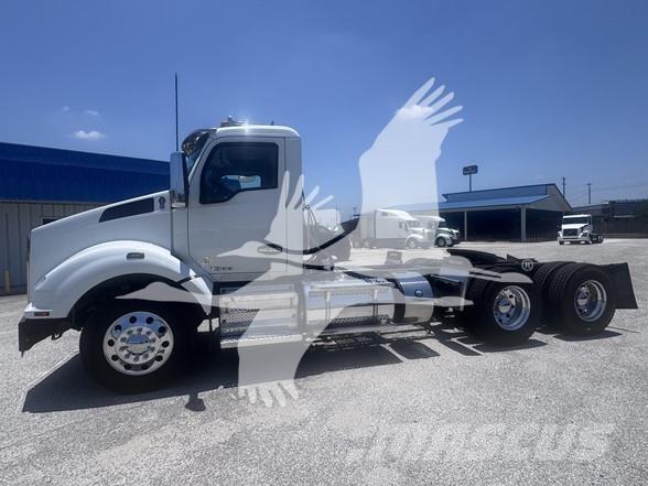 Kenworth T880 Autotractoare