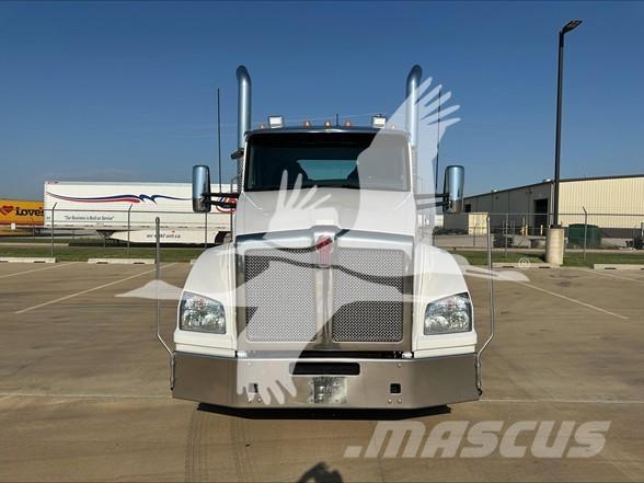 Kenworth T880 Autotractoare