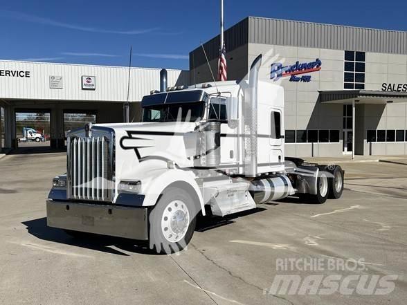 Kenworth W900 Autotractoare