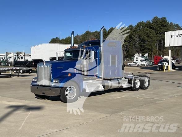 Kenworth W900L Autotractoare