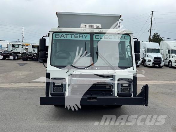 Mack LR64 Utilaje construcții - Altele