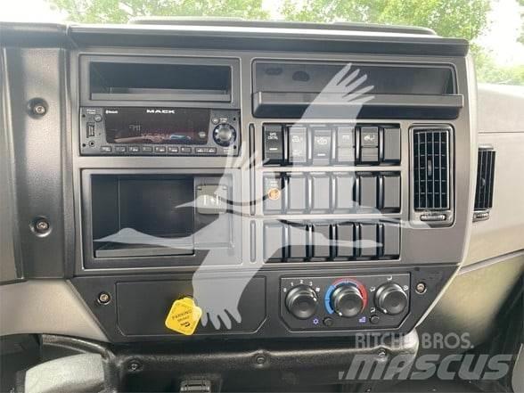 Mack MD6 Camioane platforma/prelata