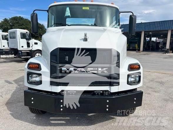 Mack MD6 Camion cabina sasiu