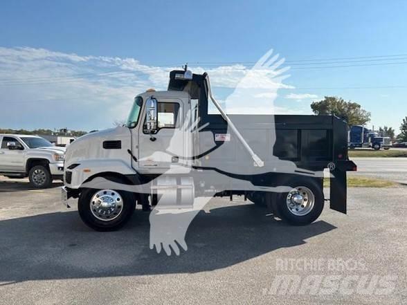 Mack MD6 Autobasculanta