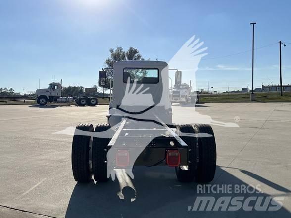 Mack MD6 Camion cabina sasiu