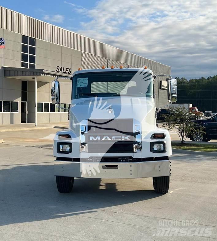Mack MD6 Autobasculanta