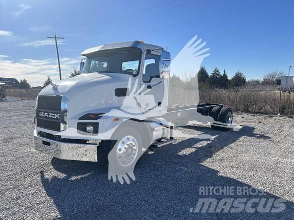Mack MD6 Camion cabina sasiu