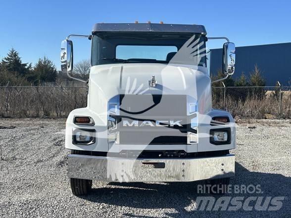 Mack MD6 Camion cabina sasiu