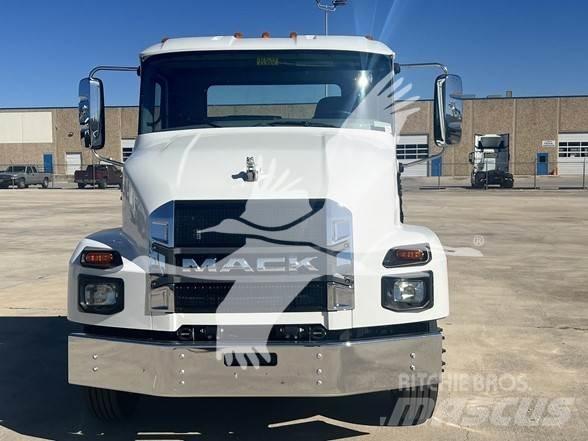 Mack MD6 Camion cabina sasiu