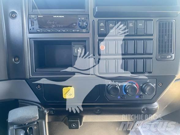 Mack MD6 Autobasculanta