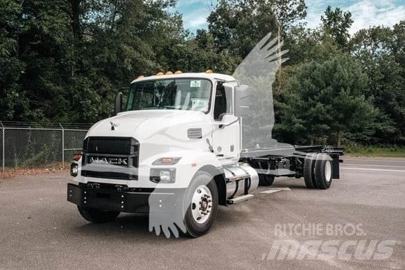 Mack MD6 Camion cabina sasiu