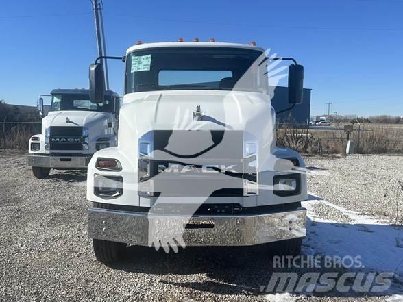 Mack MD6 Camion cabina sasiu