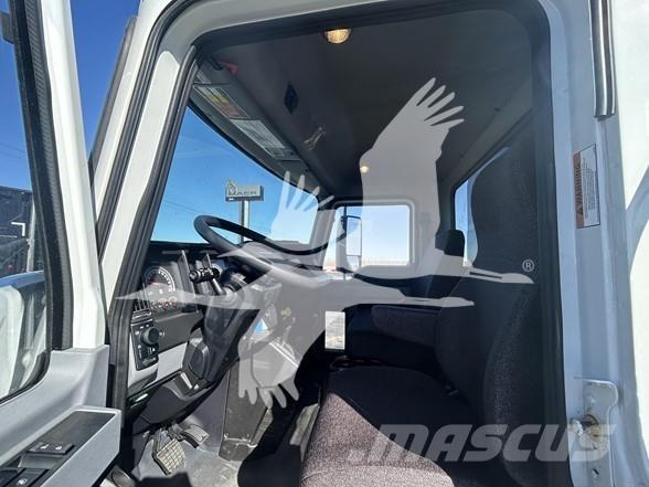 Mack MD6 Autobasculanta