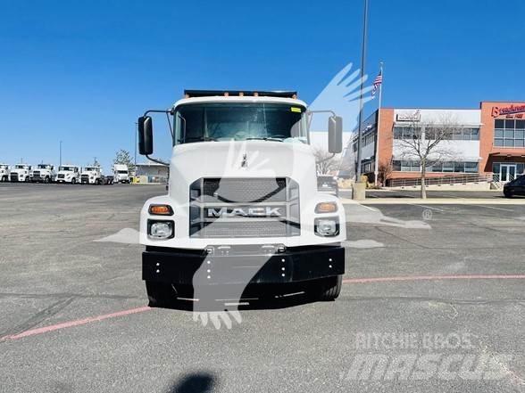 Mack MD6 Autobasculanta