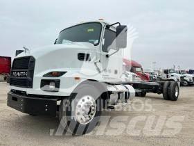 Mack MD6 Camion cabina sasiu