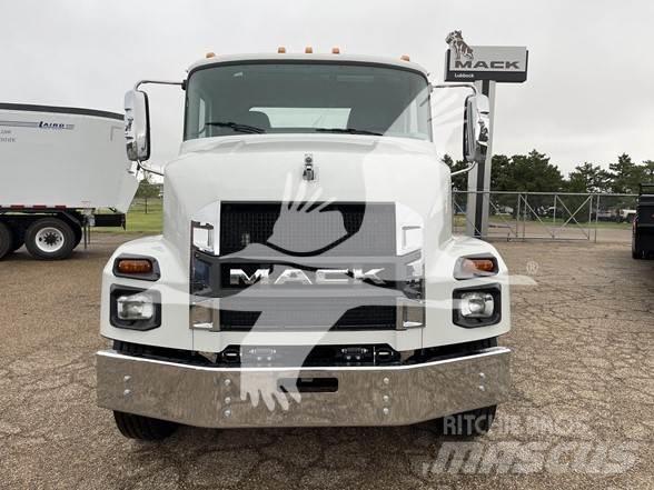 Mack MD6 Camioane platforma/prelata