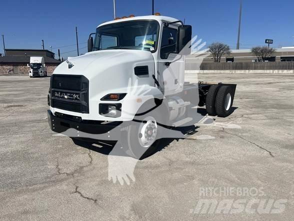 Mack MD6 Camion cabina sasiu