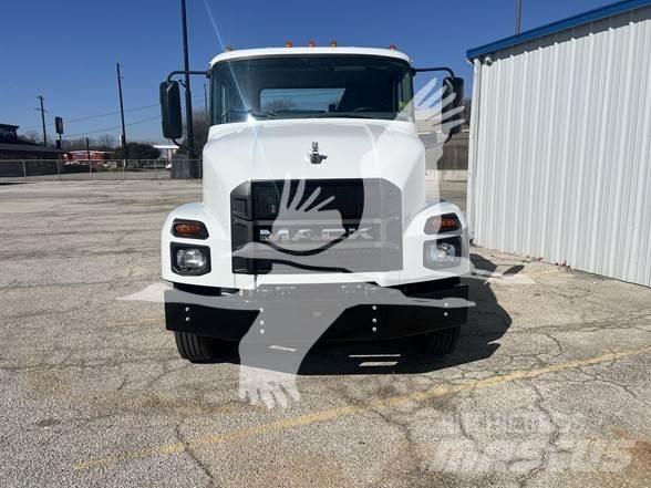 Mack MD6 Camion cabina sasiu