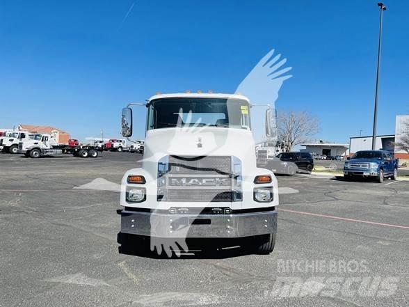 Mack MD6 Camion cabina sasiu