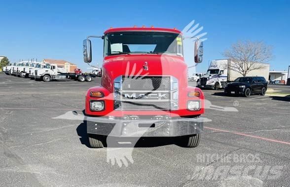 Mack MD6 Camion cabina sasiu