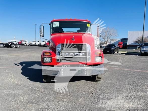 Mack MD6 Camion cabina sasiu