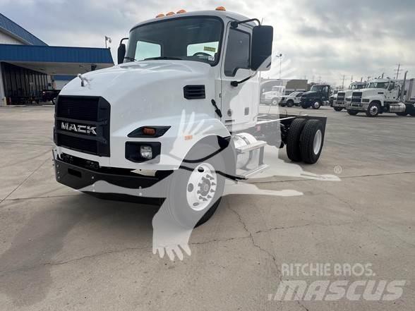 Mack MD6 Camion cabina sasiu