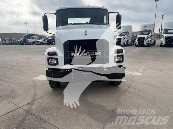 Mack MD6 Camion cabina sasiu