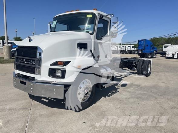 Mack MD6 Autotractoare