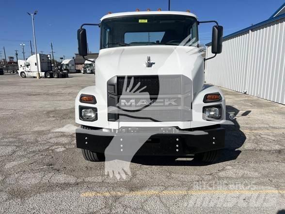 Mack MD6 Camion cabina sasiu