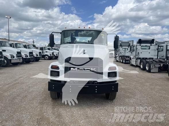 Mack MD6 Camion cabina sasiu