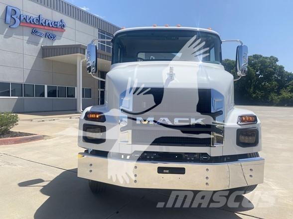 Mack MD6 Camion cabina sasiu