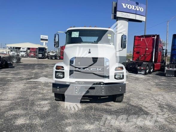 Mack MD6 Camion cabina sasiu