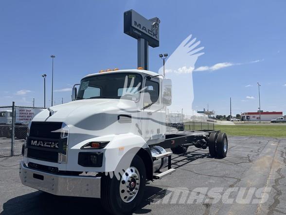 Mack MD6 Camion cabina sasiu