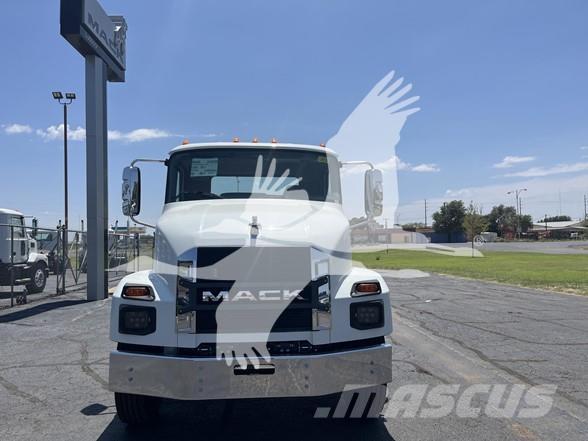 Mack MD6 Camion cabina sasiu