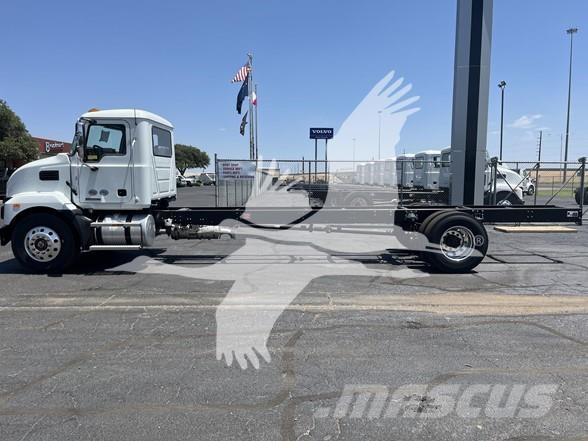 Mack MD6 Camion cabina sasiu