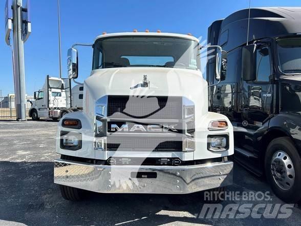 Mack MD7 Camion cabina sasiu