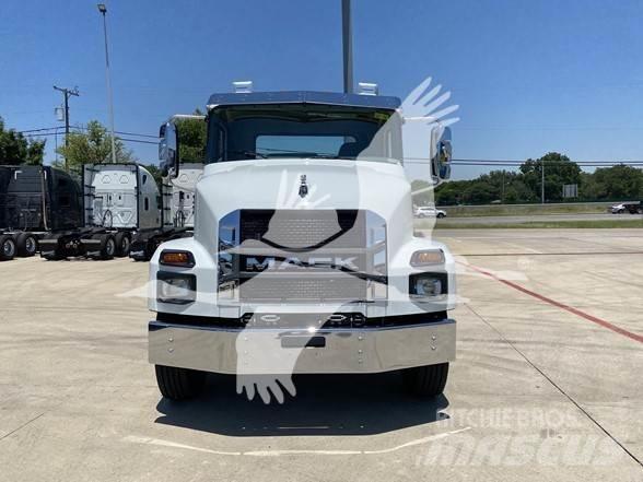 Mack MD7 Camion cabina sasiu