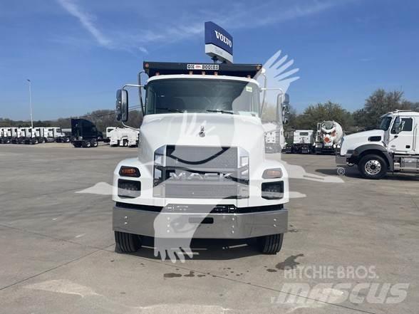 Mack MD7 Autobasculanta