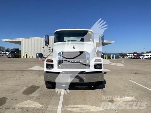 Mack MD7 Camion cabina sasiu