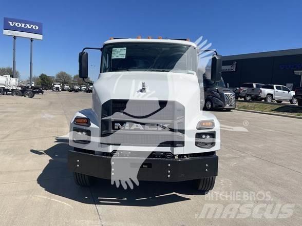 Mack MD7 Autobasculanta