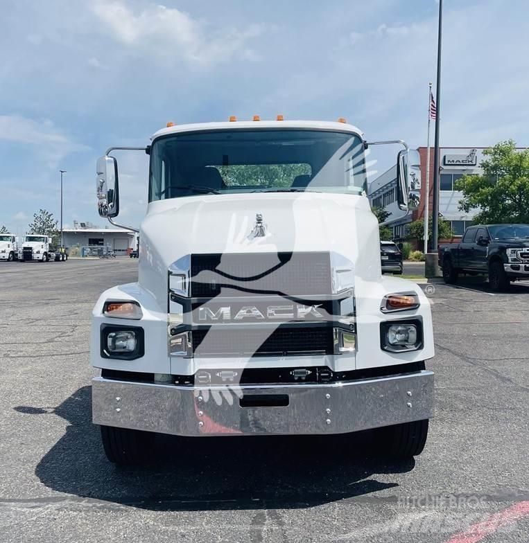 Mack MD7 Camion cabina sasiu