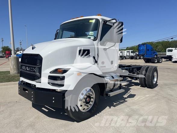Mack MD7 Camion cabina sasiu