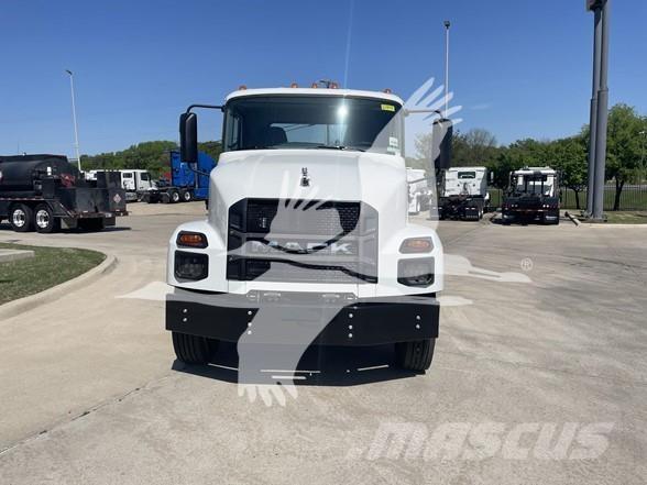 Mack MD7 Camion cabina sasiu