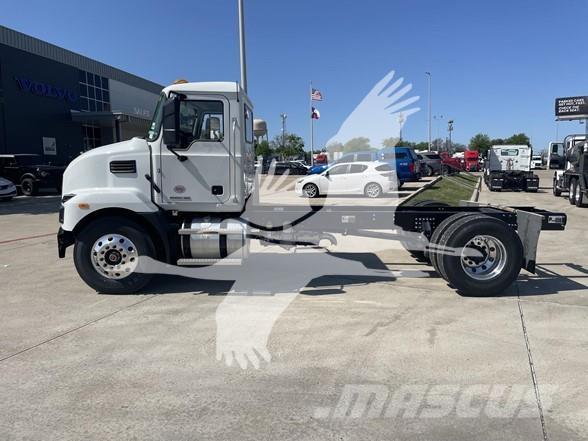 Mack MD7 Camion cabina sasiu