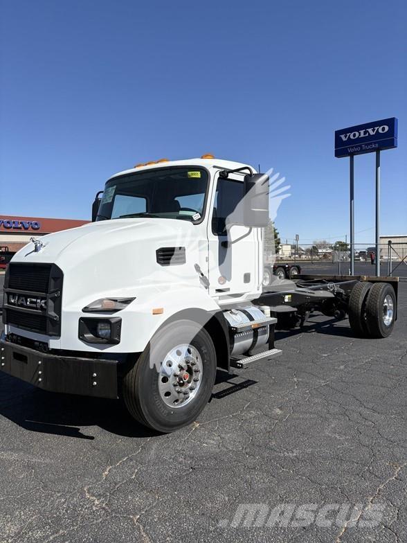 Mack MD7 Camion cabina sasiu