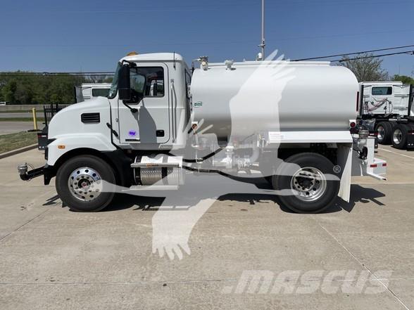 Mack MD7 Cisterne